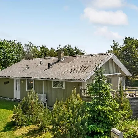 3 Bedroom Stunning In * Blavand